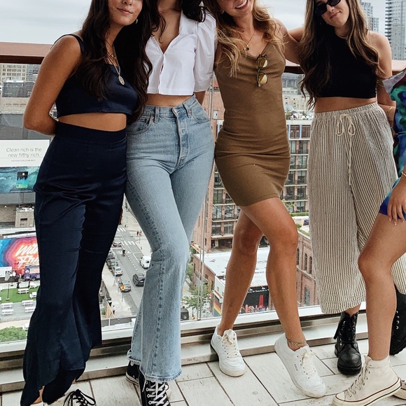 WeWoreWhat Danielle Bernstein Puff Sleeve Crop - Picture 6 of 6